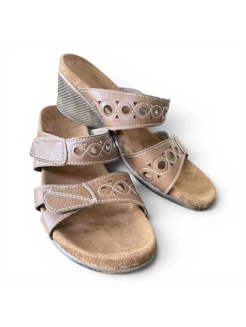 Wedge Sandals Light Brown Summer Pleather Faux Suede Size Women's 6M GC
